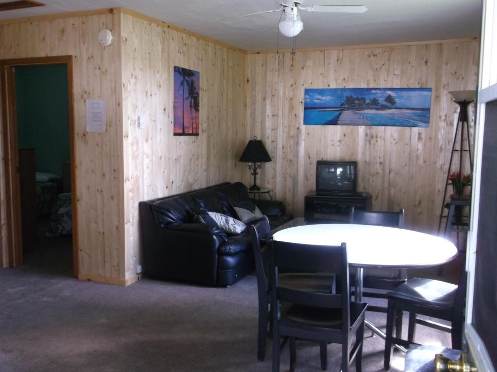 Chalkley'S Sandy Bay Cottage Resort Nipissing Beach Kültér fotó