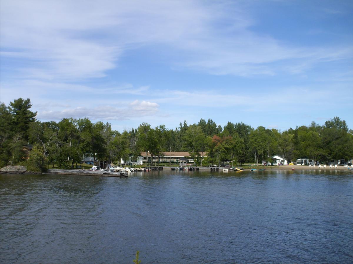 Chalkley'S Sandy Bay Cottage Resort Nipissing Beach Kültér fotó